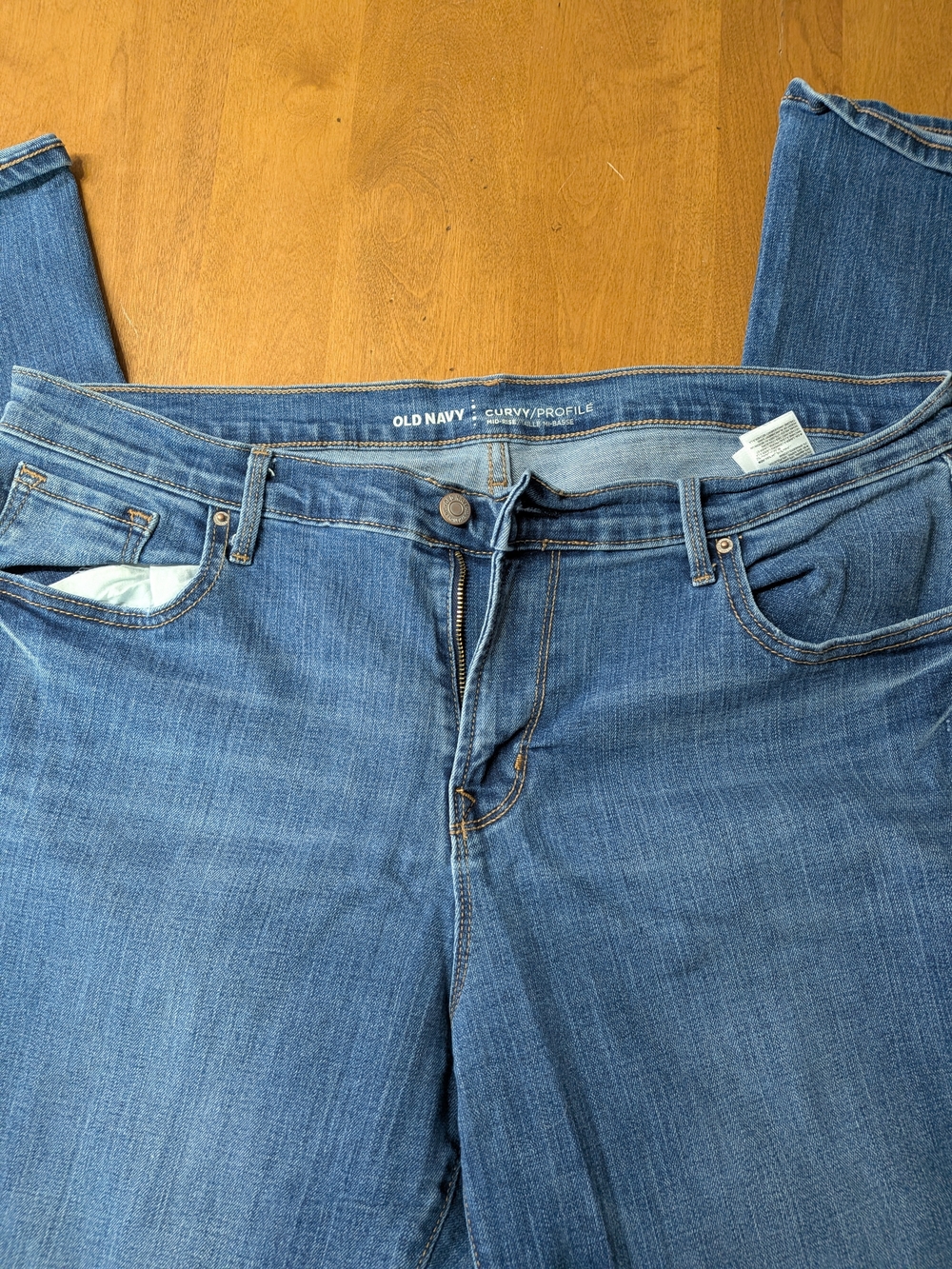 3/$14 Old Navy Women's Curvy Profile Blue Jeans